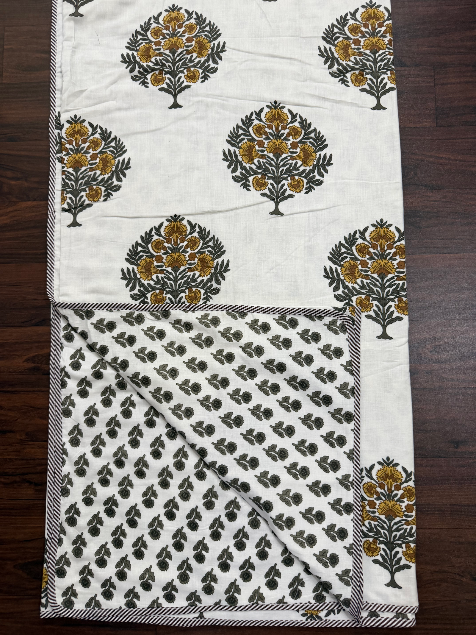 Mulmul cotton Dohar – Royal Mantel